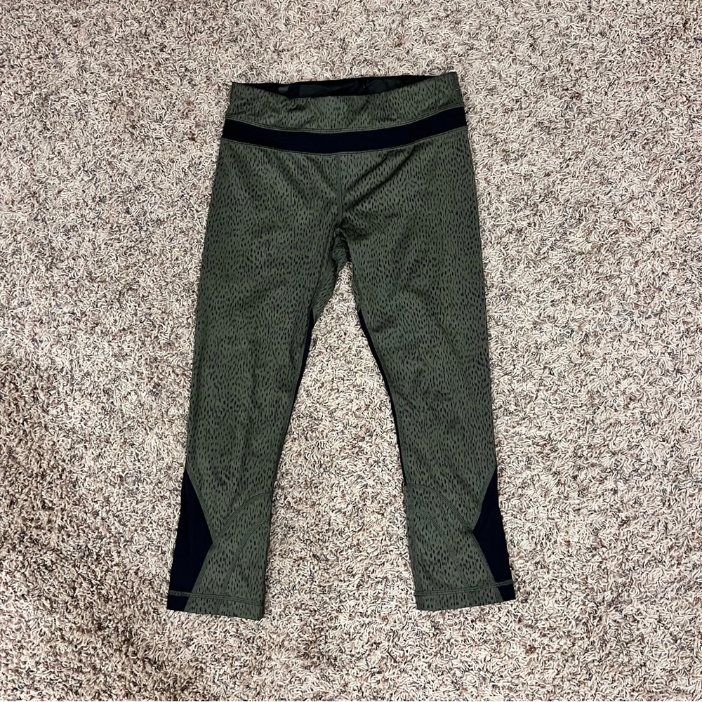 Women’s Lululemon cropped leggings